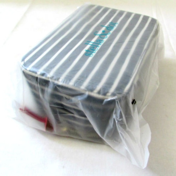 Stella & Dot Jewelry Makeup Case - Picture 3 of 4